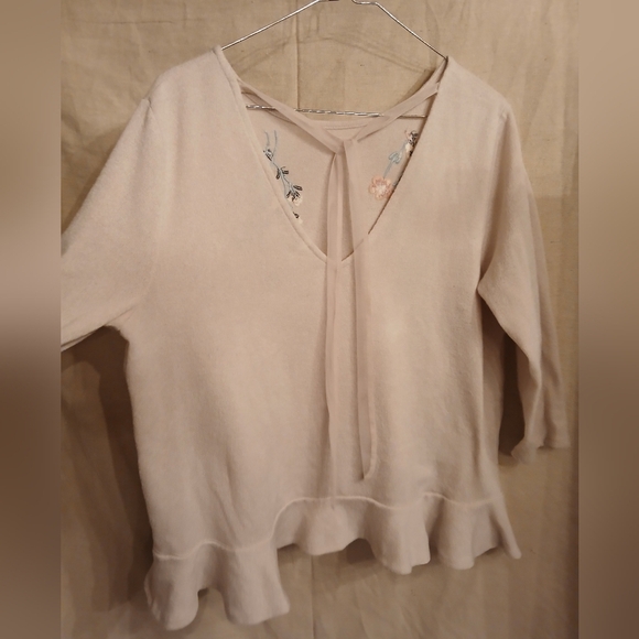 LC Embroidered Quarter Sleeve Sweater - Picture 4 of 12